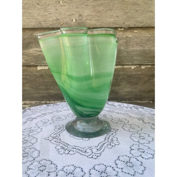 Vintage MCM Art Glass Green Swirl Pedestal Handkerchief Vase 7 - Picture 1 of 10